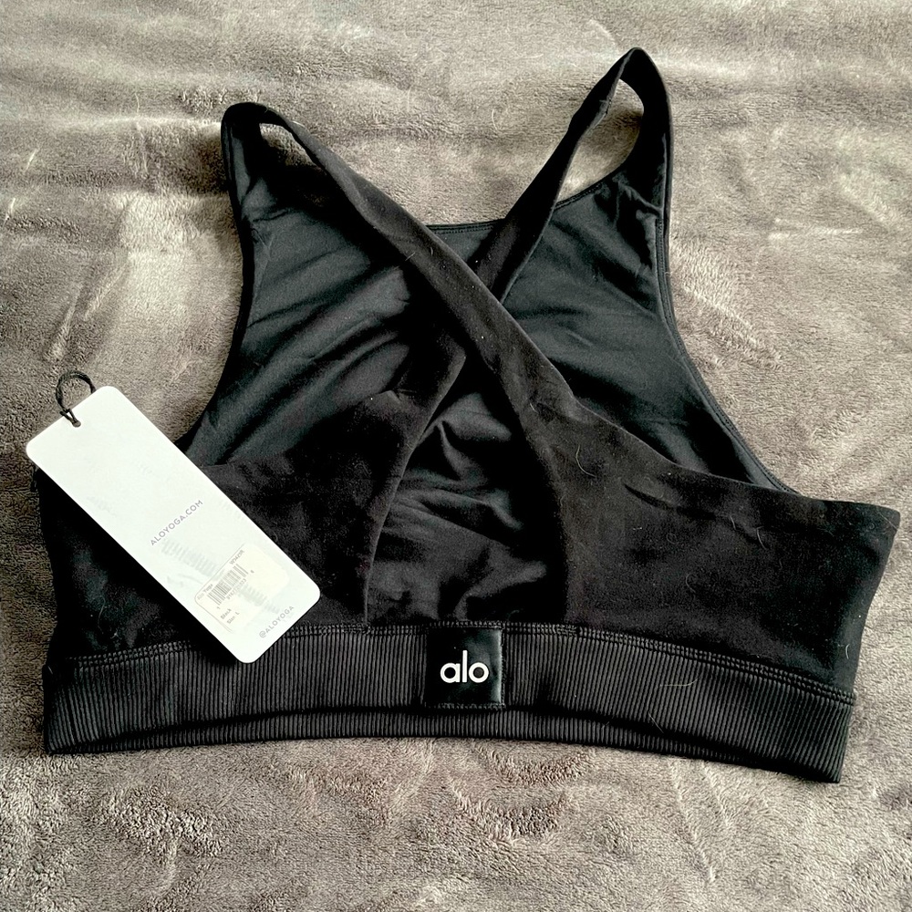 Alo brand new sports bra size large.
